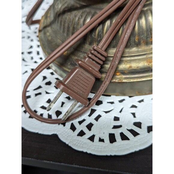 Vintage MCM Gold Metal Swirl Table Lamp - Picture 6 of 10